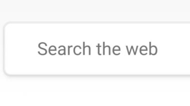 Arama Çubuğu Görünümü. Çevrimiçi Ağ Web Sitesi Arama Kutusu. Bir bilgisayarda Dünya Çapında İnternet Aranıyor. Boş Arama Motoru Kutusu. Monitör Ekran Yakından Bakış Açısı.