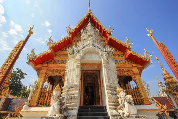 Tempio buddista tailandese Wat — Foto Stock