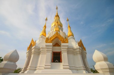 Golden pagoda Budizm Tapınağı, ubon ratchathani, thailand