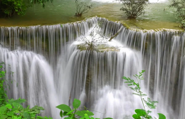 Cennet Şelalesi (Huay Mae Kamin Şelalesi) Kanchanaburi 'de