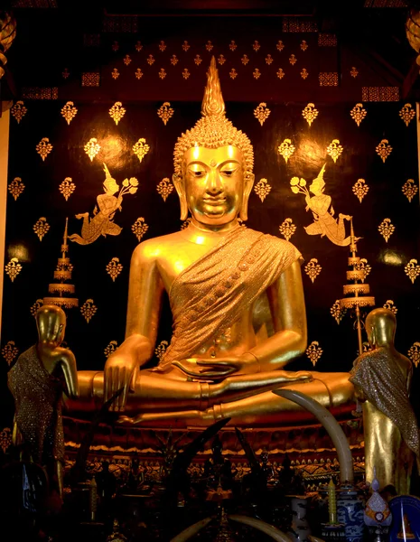金色的佛像泰国 — 图库照片