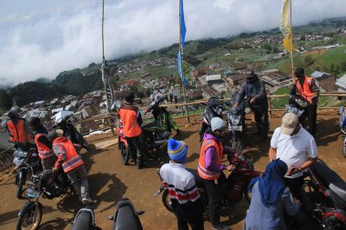 Magelang, Endonezya. 20 Ekim. Dağ yamacının kırsal kesimlerinde ev inşa etmenin güzelliği. Nepal van Java, Orta Java 'daki Sumbing Dağı yamaçlarında yer alan bir kırsal turdur..