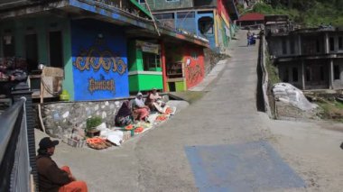 Magelang, Endonezya. 20 Ekim. Dağın yamaçlarındaki kırsal kesimin güzelliğini keşfetmek için yapılan turistik etkinlikler. Nepal van Java, Orta Cava 'daki Sumbing Dağı yamaçlarında bir turdur.
