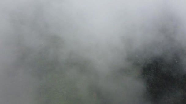 Góra Ringgit Jawa Wschodnia Gęstą Mgłą Widok Szczytów Górskich Pokrytych — Wideo stockowe