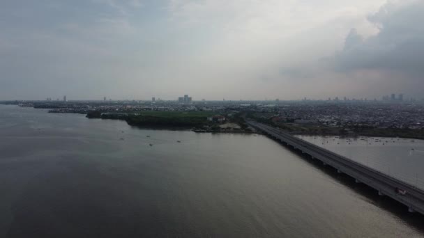 Повітряний Вид Міст Сурамаду Найдовший Міст Індонезії Єднує Острови Ява — стокове відео