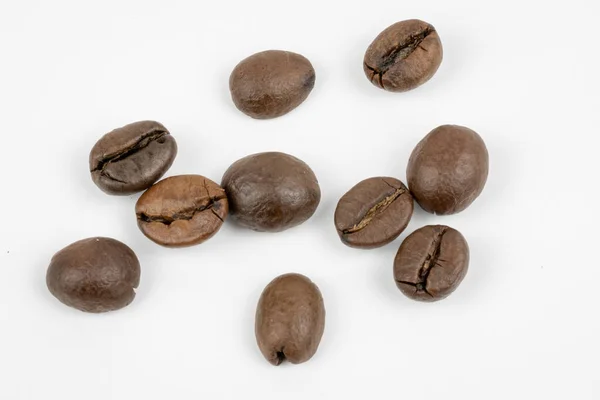 Makro Skott Rostade Kaffebönor Vit Bakgrund — Stockfoto