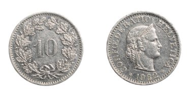 Beyaz arkaplanda on İsviçre Helvetica madeni parası izole edildi