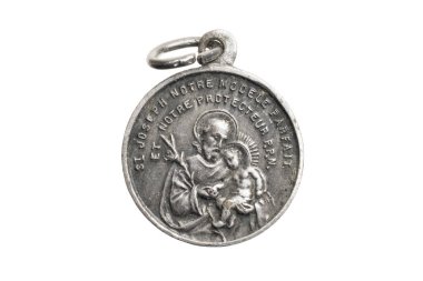 Beyaz izole edilmiş arka planda eski gümüş madalyon.