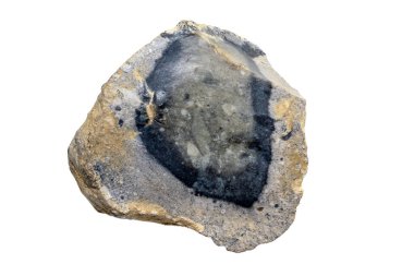 Beyaz izole bir arkaplanda çakmaktaşının makro fotoğrafı