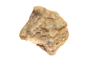 Beyaz izole bir arkaplanda çakmaktaşının makro fotoğrafı