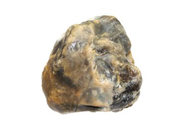 Beyaz izole bir arkaplanda çakmaktaşının makro fotoğrafı