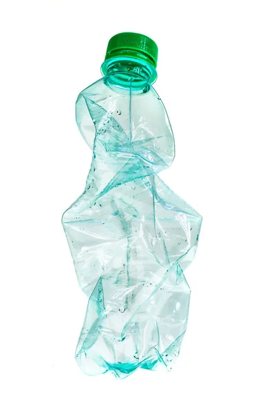Zgnieciona Zielona Plastikowa Butelka Białym Izolowanym Tle — Zdjęcie stockowe