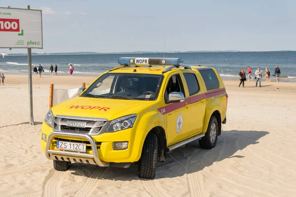 Miedzyzdroje ポーランド 2021 Miedzyzdrojeのビーチでのワープカー — ストック写真