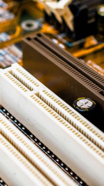 Elektronik devre kartının kapatılması veya PCB yazdırılmış devre kartı