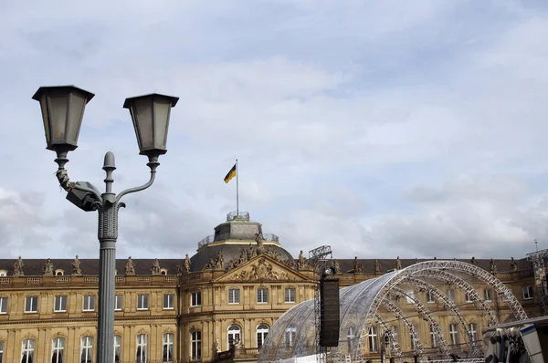 Neues schloss stuttgart mit laterne und pavillon — Stockfoto