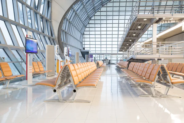 Zona de espera en la puerta Suvarnabhumi Aeropuerto Bangkok —  Fotos de Stock