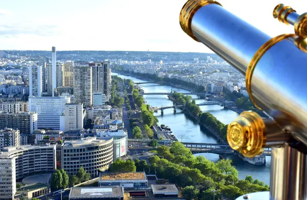 Paris França Agosto 2018 Paisagem Urbana Parisiense Com Vidro Espião — Fotografia de Stock