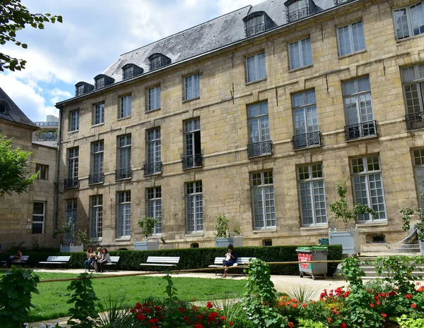 Paris France Août 2019 Jardin Dans Hôtel Particulier Style Parisien Images De Stock Libres De Droits