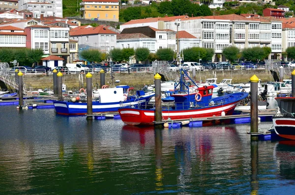 Muros Espanha Junho 2020 Porto Aldeia Costeira Com Navios Pesca — Fotografia de Stock