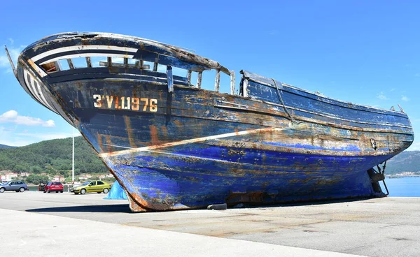 Muros Španělsko Srpna2020 Stará Modrá Poničená Dřevěná Galicijská Rybářská Loď — Stock fotografie