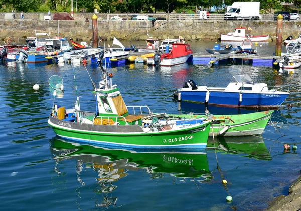 Porto Son Španělsko Července2020 Staré Dřevěné Galicijské Rybářské Lodě Kotvící — Stock fotografie