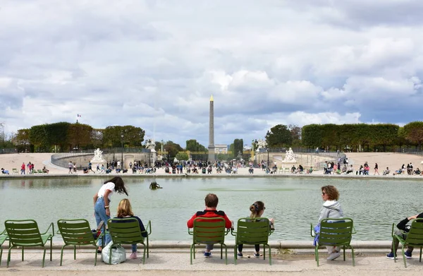 Paris France August 2019 People Taking Break Tuileries Garden Sitting — Fotografia de Stock