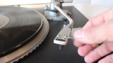 70 'lerden kalma yarı otomatik gramofon.