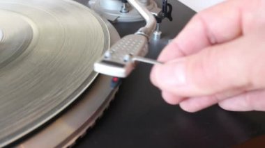 70 'lerden kalma yarı otomatik gramofon.