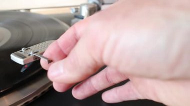 70 'lerden kalma yarı otomatik gramofon.