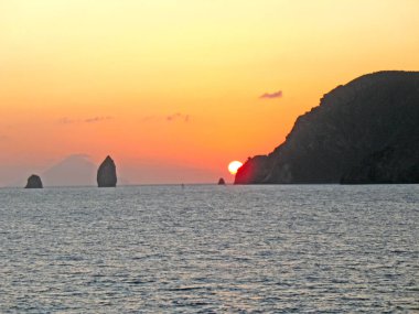 Güzel gün batımı, Aeolian Adaları, İtalya