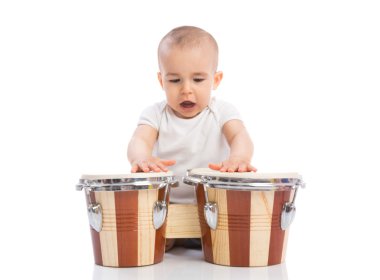 Davul çalarken güzel komik bebek çocuk