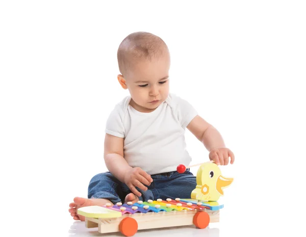 Baby spelen percussie — Stockfoto