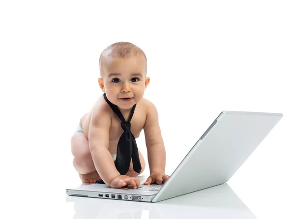 Baby und Computer — Stockfoto