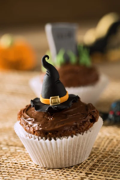 Kapelusz czarownicy halloween ciastko z bliska — Zdjęcie stockowe