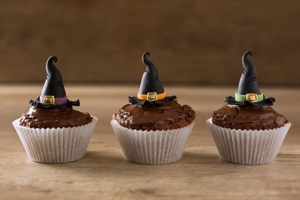 Cupcakes Halloween z kapelusz czarownicy — Zdjęcie stockowe