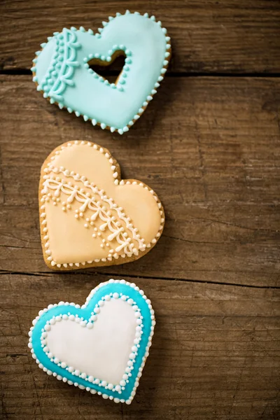 Três biscoitos festivos, conceito dia dos namorados — Fotografia de Stock