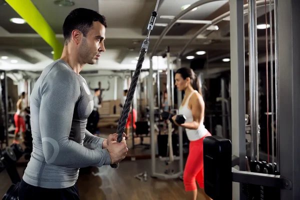 Streching en el gimnasio —  Fotos de Stock