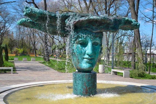 Statua Fontana Con Volto Nel Parco Greco Inizio Dei Tempi — Foto Stock