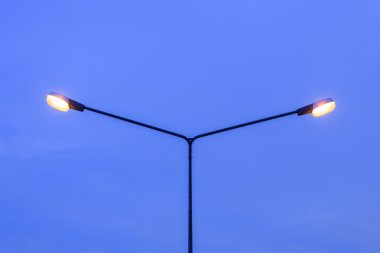 Sokak alacakaranlık karşı ışık