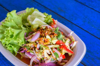 at nalı yengeci yumurta salatası