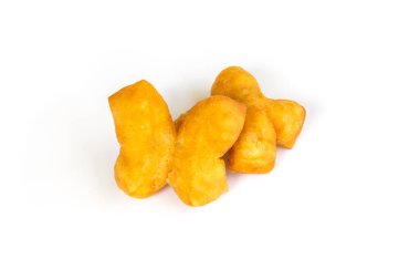 Kızarmış hamur çubuğu beyaz arkaplanda izole edilmiş..