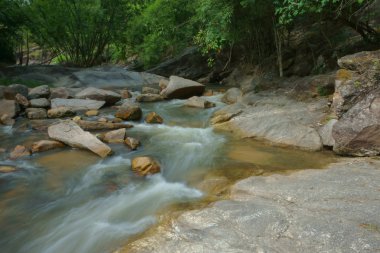 akış