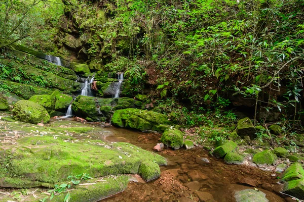 Sai Tip waterfall — Stock Photo, Image