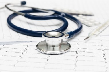 Tansiyon Aleti kardiyogram üzerinde