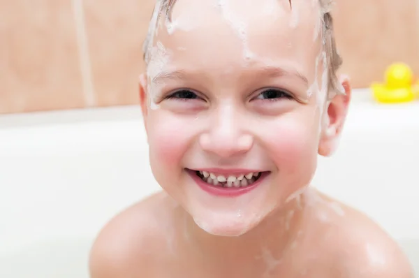 Niño en baño — Foto de Stock