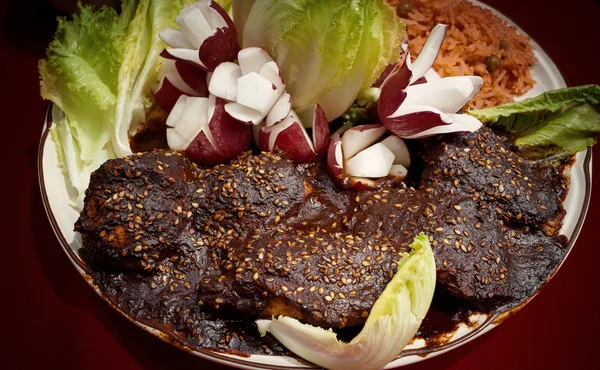 Köstebek sos tavuk 2 kırmızı