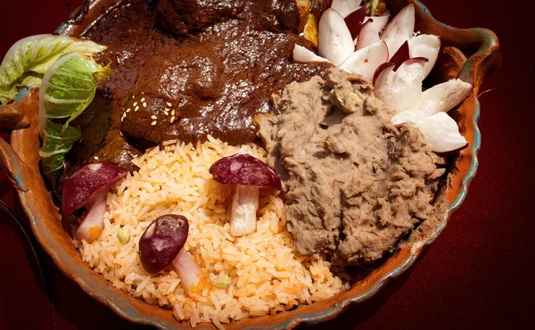 Köstebek sos tavuk 1 kırmızı