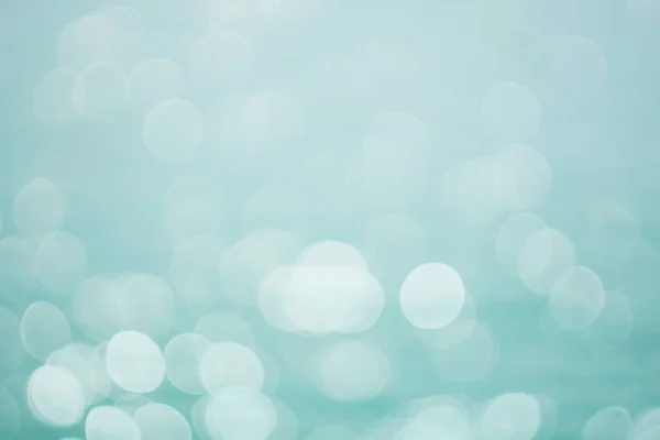 ターコイズは 現代のエコ春のバナー 装飾クリスチャンカード レトロなバイオグリーンのための空のスペースの背景コンセプトをボケ葉をぼかす ヴィンテージパステルブルーカラーシアンシェード Alliphonewallpapers Net — ストック写真