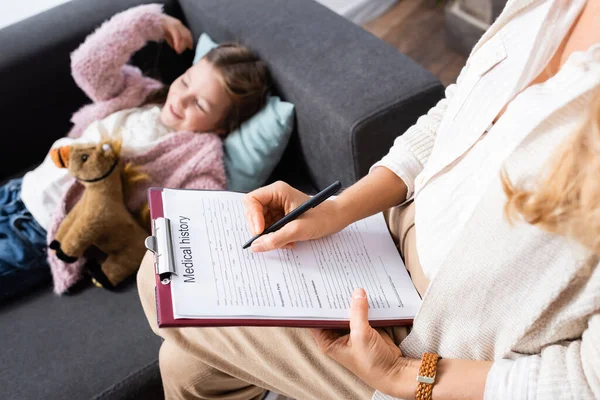 Cropped View Psychologist Writing Medical History While Little Girl Telling — Stock Photo, Image