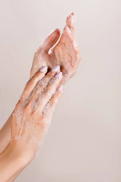 Обрізаний Вид Жінки Миє Руки Ізольовано Сірому — стокове фото